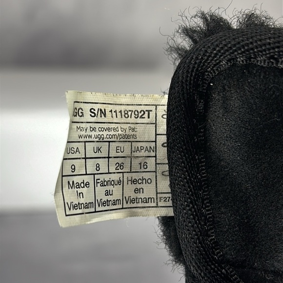 🔥🔥🔥UGG Black Suede toddler Boots Size: 9🔥🔥🔥 - Picture 6 of 9